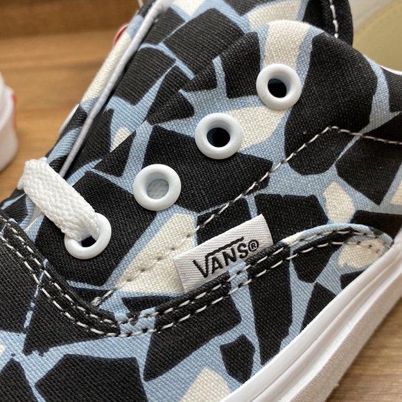 VANS ERA BRAND NEW - Picture 6 of 7